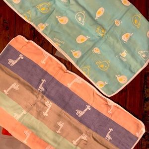 Brand new Small baby blankets available in 2 colors